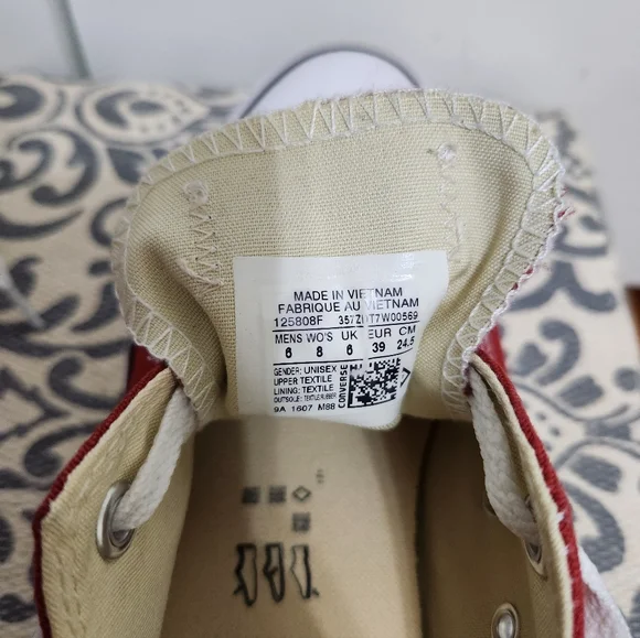 Converse Red  Low Rise Sneakers in CHERRY RED size 8M - Picture 6 of 6